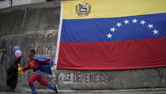 Sepa aquí a cuánto se cotiza el dólar en Venezuela este 8 de marzo de 2022. (Foto: AP)