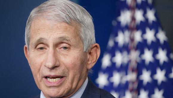 El Asesor Médico Jefe del presidente de Estados Unidos, Dr. Anthony Fauci, habla durante la sesión informativa diaria en la Sala Brady Briefing de la Casa Blanca en Washington, DC, el 1 de diciembre de 2021. (MANDEL NGAN / AFP).