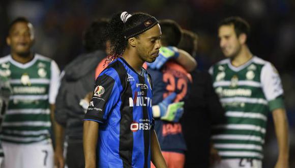 Polémica por gol anulado a Ronaldinho en final mexicana [VIDEO]