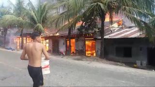 Iquitos: incendio originado por corto circuito consumió 5 viviendas