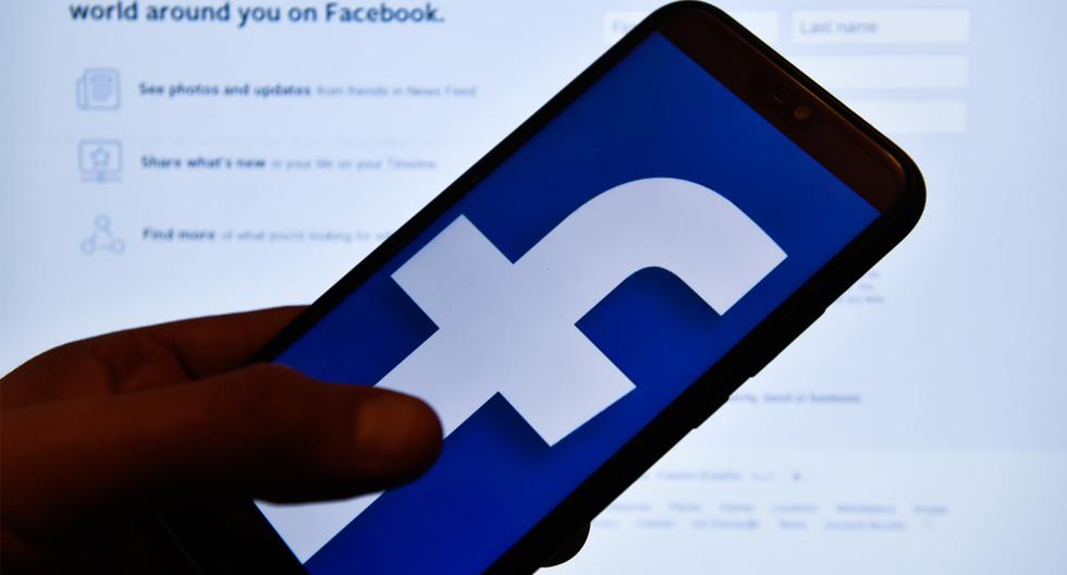 ¿Te has preguntado qué es lo que sucede con tu celular si lo agitas con Facebook abierto? (Foto: AFP)