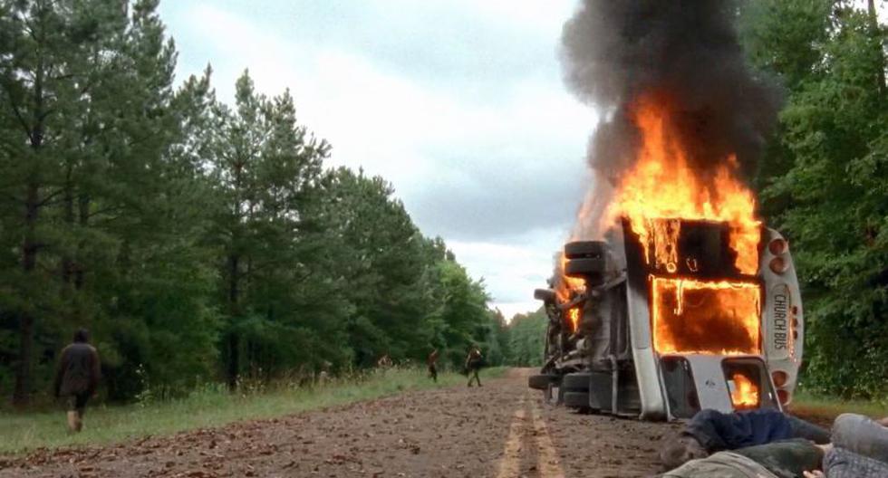 Incendio de bus en 'The Walking Dead' (Foto: AMC)