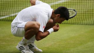 Djokovic se volvió a comer el césped de Wimbledon (VIDEO)