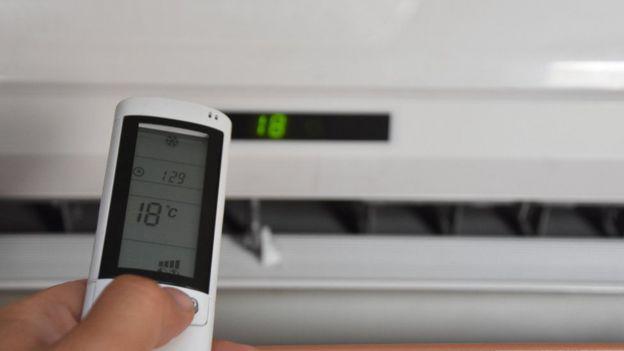 Expertos consideran que la temperatura ideal para un buen sueño es 18,5°C. (Foto: Getty)