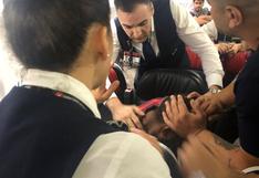 Pasajeros de Turkish Airlines someten a un hombre alterado durante vuelo a Sudán