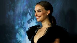 Natalie Portman se luce en la premiere de "Aniquilación"