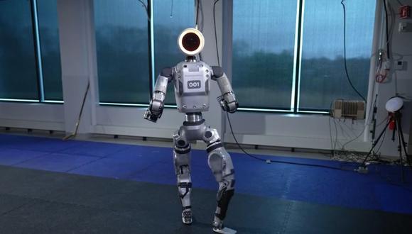 Boston Dynamics resucita a su robot Atlas en una nueva versión eléctrica e impulsada por IA.