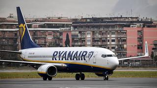 Ryanair prevé el despido de 500 pilotos y 400 tripulante de cabina