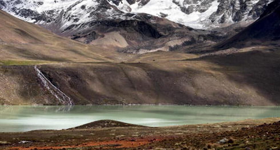 Dos grandes trozos del glaciar de la segunda montaña más alta de Bolivia, el Illimani son perdidos por cambio climático. (Foto: Getty Images)
