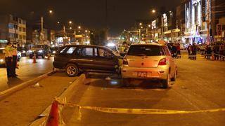 Los Olivos: mujer muere atropellada por auto que se despistó y subió a berma central | VIDEO 