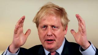 Cómo Boris Johnson pasó de jactarse de “estrechar la mano a todo el mundo” a estar en cuidados intensivos