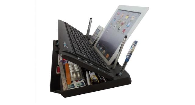 Teclado inalámbrico myKeyO de 105 teclas (incluye nueve botones de acceso rápido) para tablet y smartphones. Incluye bandejas para llaves, lápices, agendas, tarjetas, CD, USB y más. Puede cargarse mediante corriente o con dos pilas triple A.