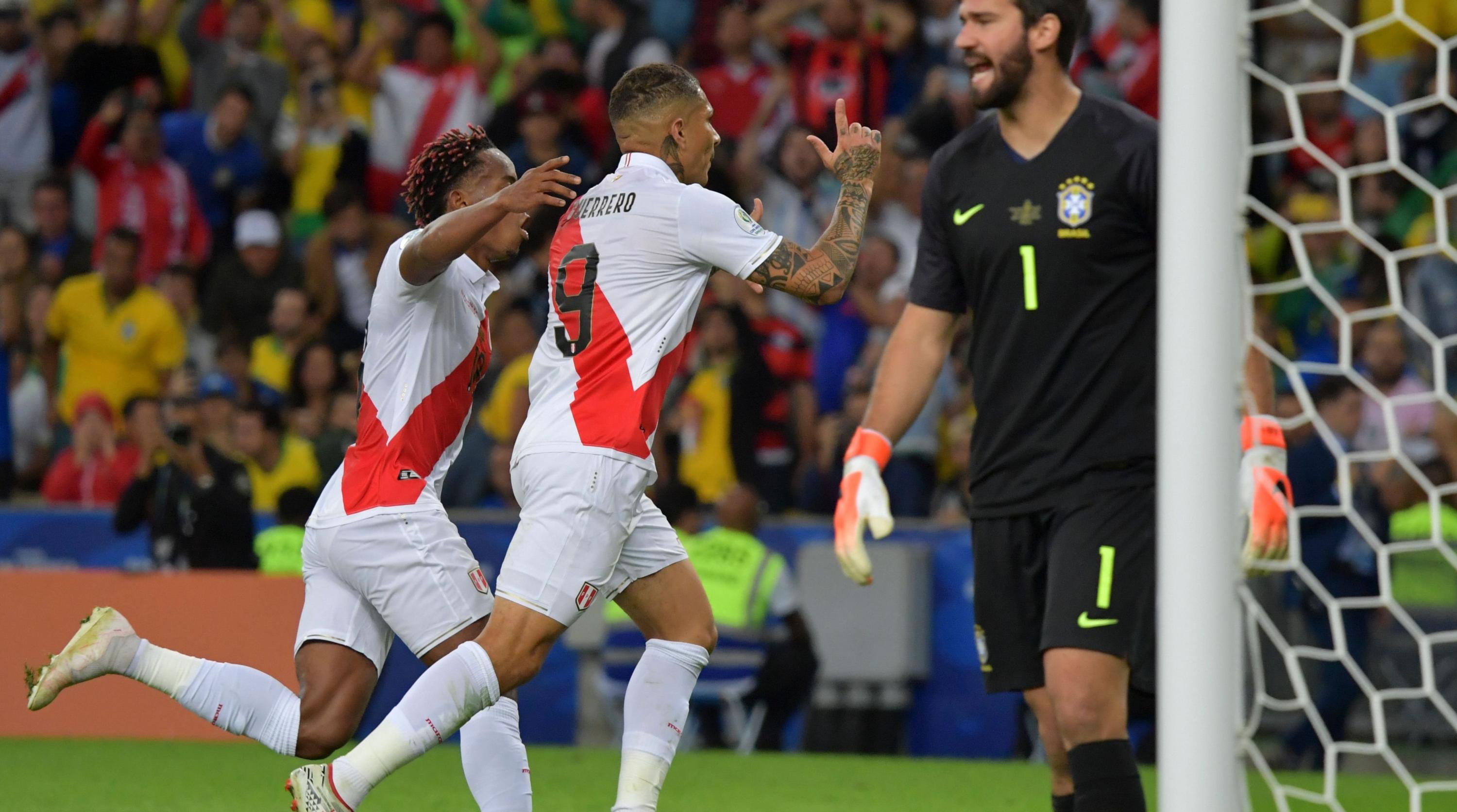 ¿Por qué Paolo Guerrero no recibió la Bota de Oro si anotó la misma cantidad de goles que Everton? (Foto: AFP)