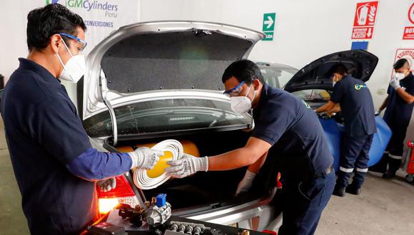 El Gobierno financia al 100%, sin pago de cuota inicial ni intereses, el proceso de la conversión de vehículos livianos de gasolina o GLP (autos y camionetas) a gas natural vehicular (GNV). (Foto: MTC)