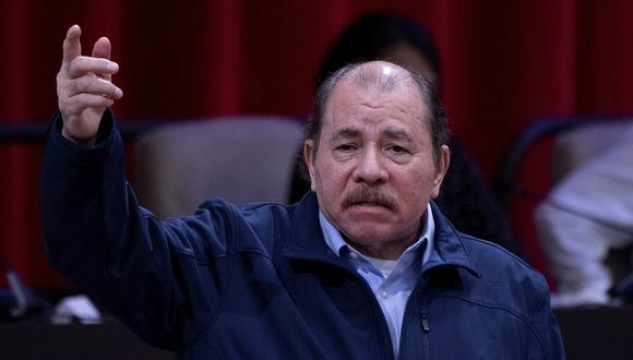 El presidente de Nicaragua, Daniel Ortega, pronuncia un discurso en el Palacio de las Convenciones de La Habana, el 14 de diciembre de 2022. (Foto de YAMIL LAGE / POOL / AFP)