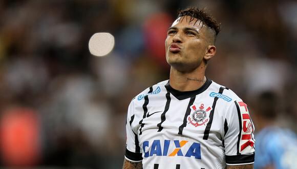 Las redes sociales de Corinthians felicitaron a Paolo Guerrero y otros dos ex futbolistas por cumplir años el primero de enero. Sin embargo, los simpatizantes atacaron en los comentarios al ariete inca. (Foto: UOL Esporte)
