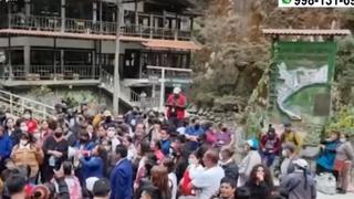 Turistas bloquean vía férrea en protesta para obtener boleto de ingreso a Machu Picchu pese a entradas agotadas