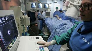 El 47,7% de médicos especialistas se concentran en Lima