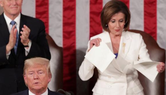El momento en el que Nancy Pelosi rompe el discurso de Donald Trump sobre el Estado de la Unión. (Reuters).