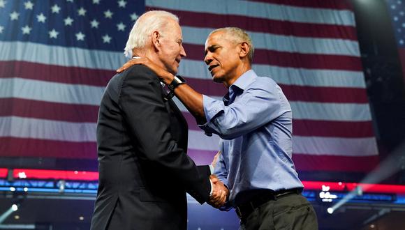 El presidente y expresidente, Joe Biden y Barack Obama, durante un mitin demócrata en Pensilvania. REUTERS