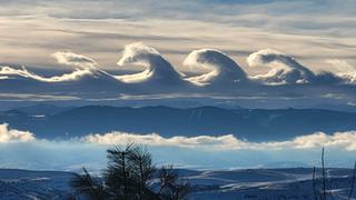 El impresionante fenómeno de nubes con forma de olas que sorprendió en el cielo de EE.UU.