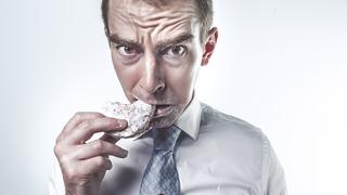 ¿Cómo evitar comer en exceso cuando se incrementan los problemas emocionales?