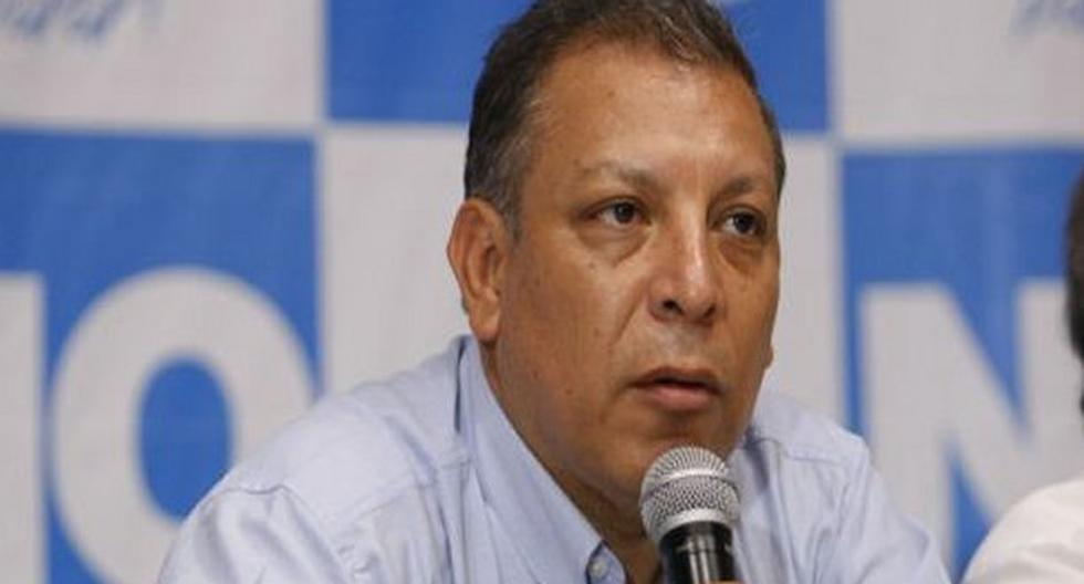 Marco Arana deslinda con dirigente Pepe Julio Gutiérrez. (Foto: Perú 21)
