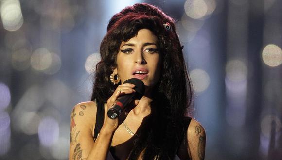 Libro con apuntes personales de la cantante Amy Winehouse saldrá a la venta este mes. (Foto: AFP)