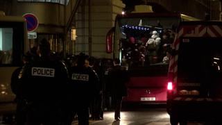 Francia: Evacúan campamento de inmigrantes en París [VIDEO]