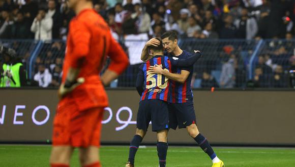 Gavi asistió a Lewandowski para ampliar el marcador del Barcelona sobre el Real Madrid. Foto: AFP