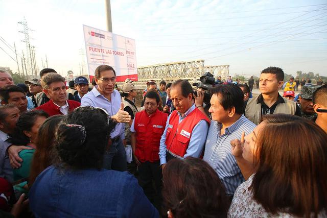 El presidente Martín Vizcarra supervisó las obras de implementación de puentes sobre el río Huaycoloro. Desde ahí, dijo que "no hay tiempo para la confrontación" cuando la pobreza está en aumento, en respuesta a los datos difundidos por el INEI. (Difusión)