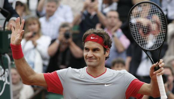 Roger Federer: le regalan pase a semifinales en Alemania