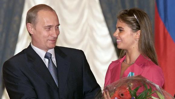 Vladimir Putin y su supuesta amante Alina Kabaeva. (AFP).