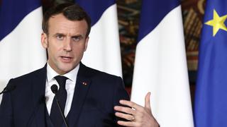 Macron confisca todas las reservas y producción de mascarillas contra el coronavirus en Francia