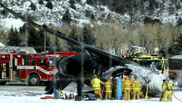 Avión se estrella al intentar aterrizar en Colorado y muere una persona