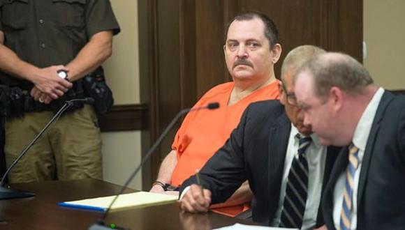 Aubrey Trail: Un hombre acusado de estrangular a una joven en Nebraska se cortó la garganta en pleno juicio. (AP).