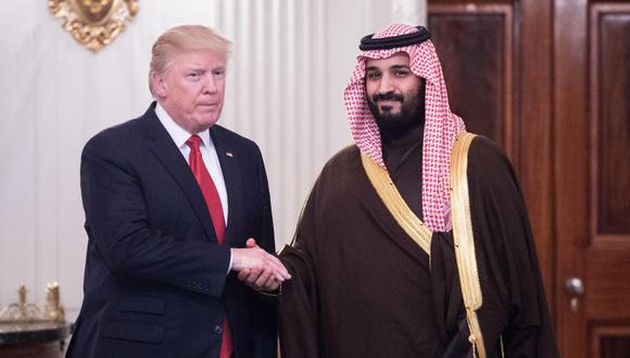 Donald Trump y Mohamed bin Salmán se reunieron en Washington en marzo del 2017. (Foto archivo: AFP/Nicholas Kamm)