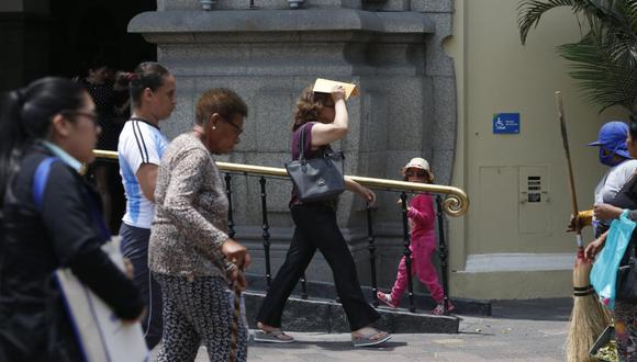 El Senamhi advirtió que el índice máximo de radiación UV en Lima alcanzará el nivel 14, especialmente cerca del mediodía. (GEC)