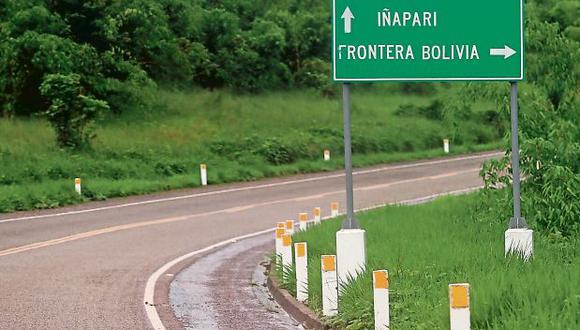 Según expertos, la construcción de vías en localidades fronterizas abren puertas a actos ilícitos, como la tala ilegal (Foto: Lino Chipana)