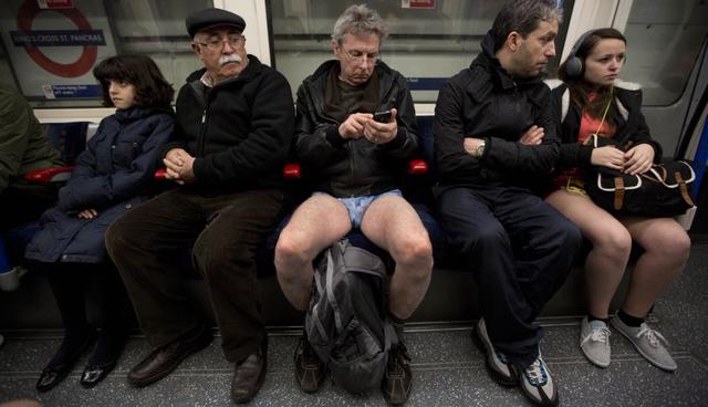 Miles viajan sin pantalones en el metro de 50 ciudades - 1