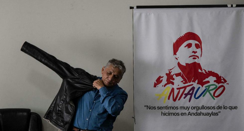 Humala dice que impulsará dos partidos, uno con las siglas A.N.T.A.U.R.O. y el otro con las iniciales P.E.R.U. Ninguno tiene inscripción actualmente. (Foto: AFP)