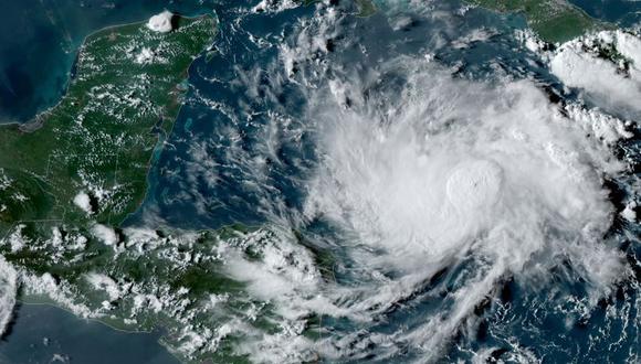 El huracán Nana se acerca a Belice con vientos máximos de 120 kilómetros por hora. Las autoridades han pedido a la población estar alerta ante la posibilidad de una marejada ciclónica. (AFP).