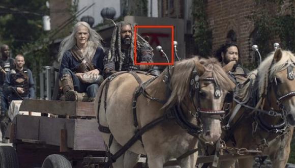 ¿El símbolo rojo que apareció en el camino de Carol y Ezekiel es una señal de su trágico destino? (Foto: AMC)