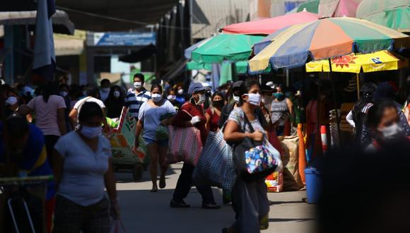 Defensoría del Pueblo advirtió del peligro de contagio del COVID-19 en mercados y paradas. (Foto: GEC)