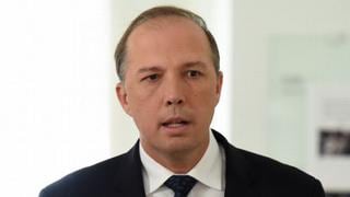 Ministro alerta del riesgo de recibir refugiados "analfabetos"