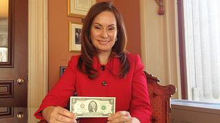 Rosa Gumataotao Ríos, la mujer que firma los billetes en EE.UU.
