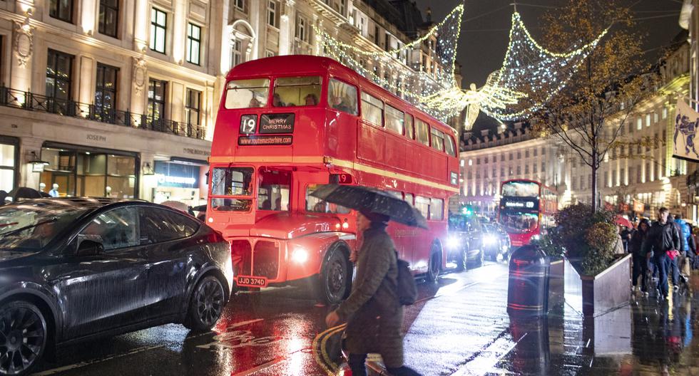 Desde el 1 de diciembre, las calles de Londres son un espectáculo de luces. Suelen ser más extravagantes en las calles más comerciales de la ciudad, como  Oxford Street y Regent Street. Suelen estar hasta el 6 de enero. (Fotos: Richard Hirano)