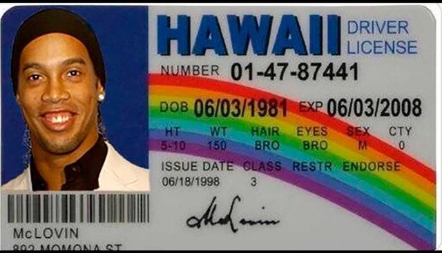 Los divertidos memes de Ronaldinho por ingresar a Paraguay con un pasaporte falso. (Foto: Facebook y Twitter)