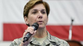 La primera mujer que lidera un mando de combate en EE.UU.