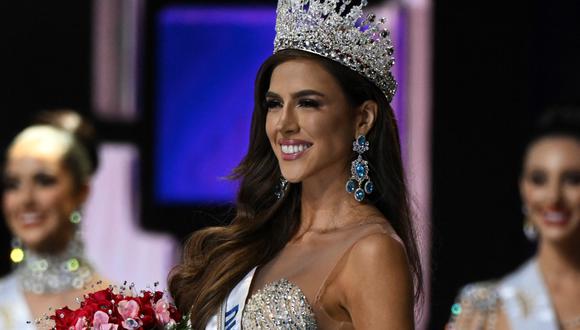 Entre 24 candidatas, la multifacética Diana Silva se llevó la corona y la banda como Miss Venezuela 2022.
(Foto: AFP)